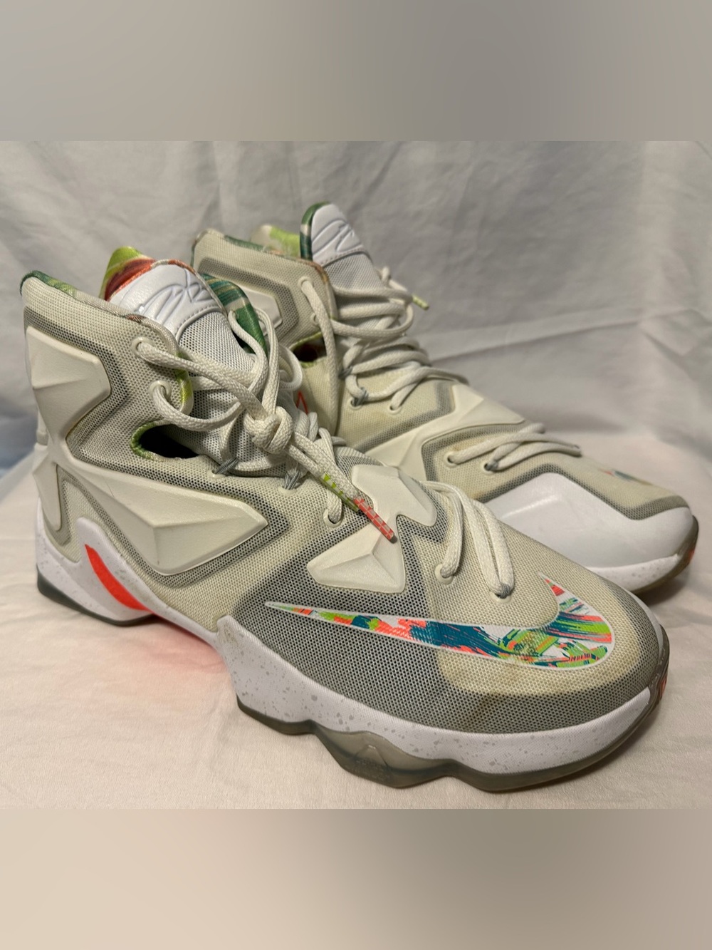 Men’s Nike LeBron 13 “Written in the Stars” Size 11 807219-108 Basketball Shoes